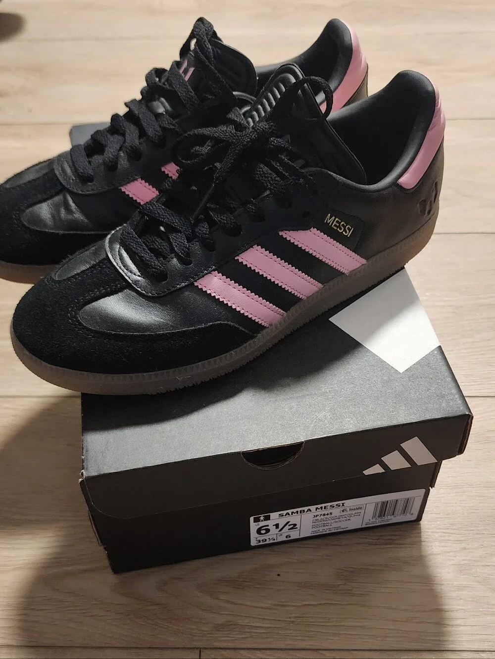Adidas Samba Messi Casual Soccer sneakers black leather upper with pink accents - Picture 2 of 9
